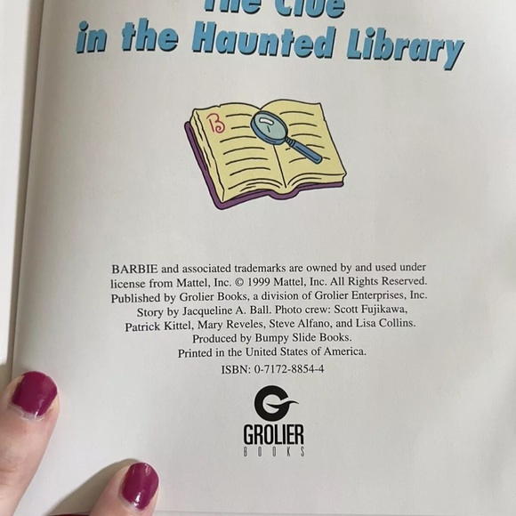 Barbie - The Clue in the Haunted Library 1999 Book - Picture 3 of 5